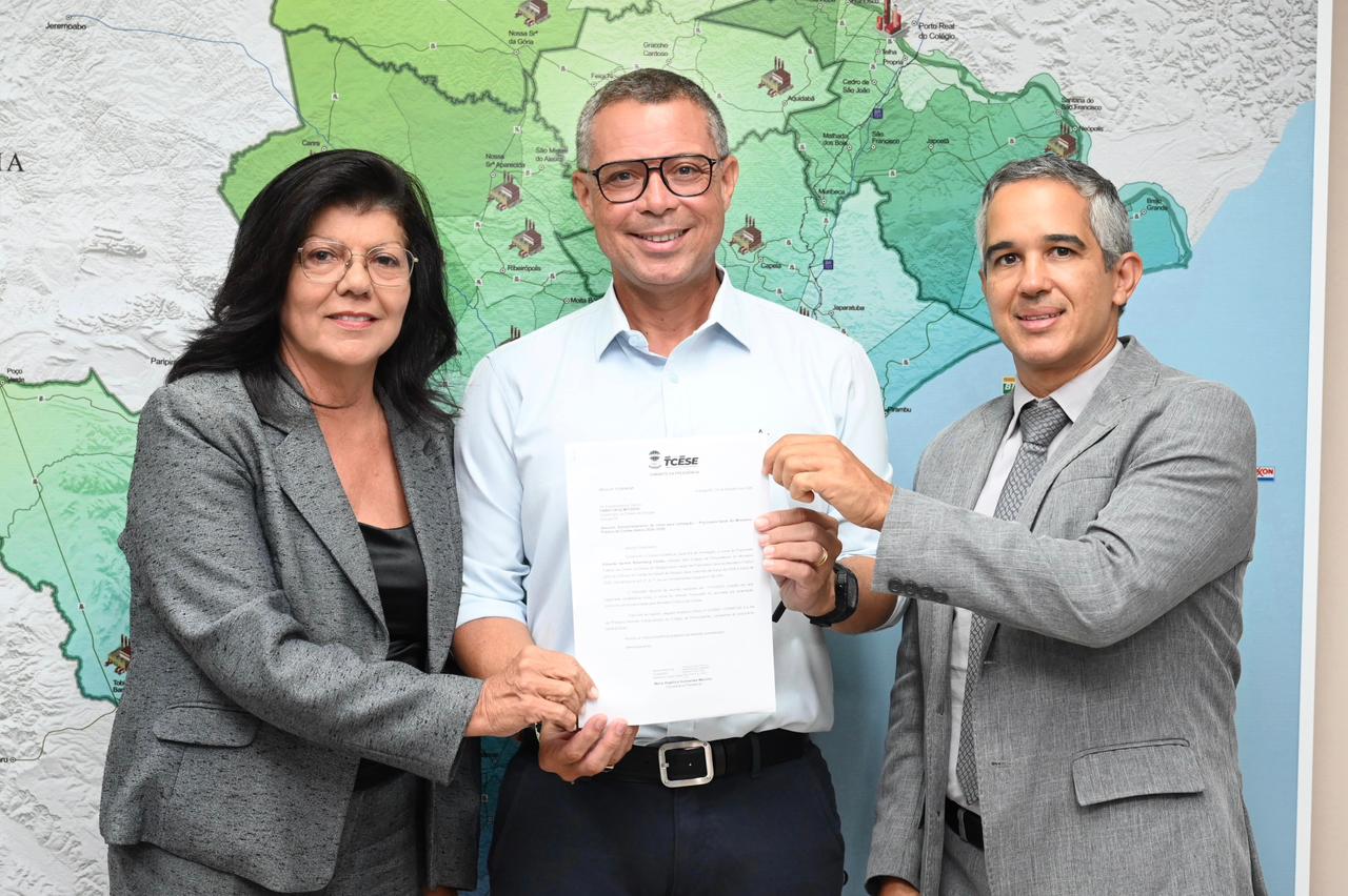 ENTREGA OFÍCIO_FOTO_MARCELLE CRISTINE.jpeg