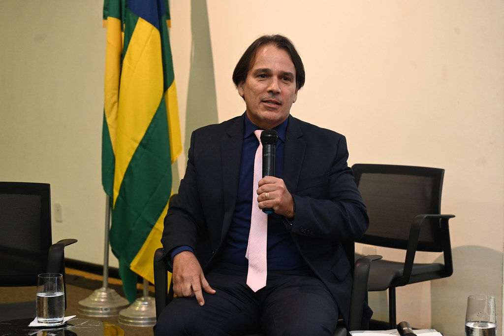 SANDRO LUIZ FOTO MARCELLE CRISTINE.jpg