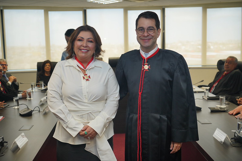 SUSANA COM COLAR.jpg