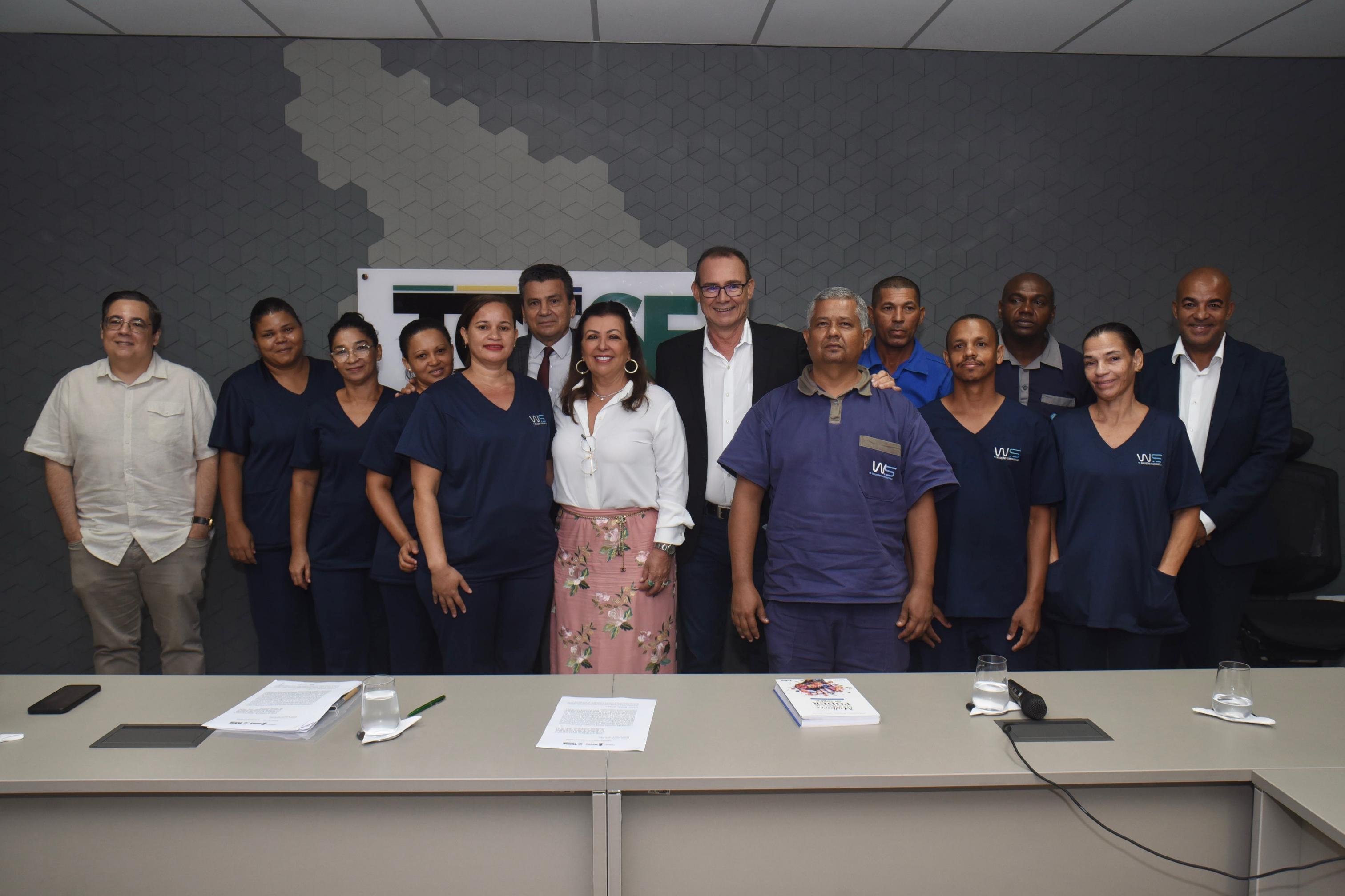 susana e os colaboradores.jpg